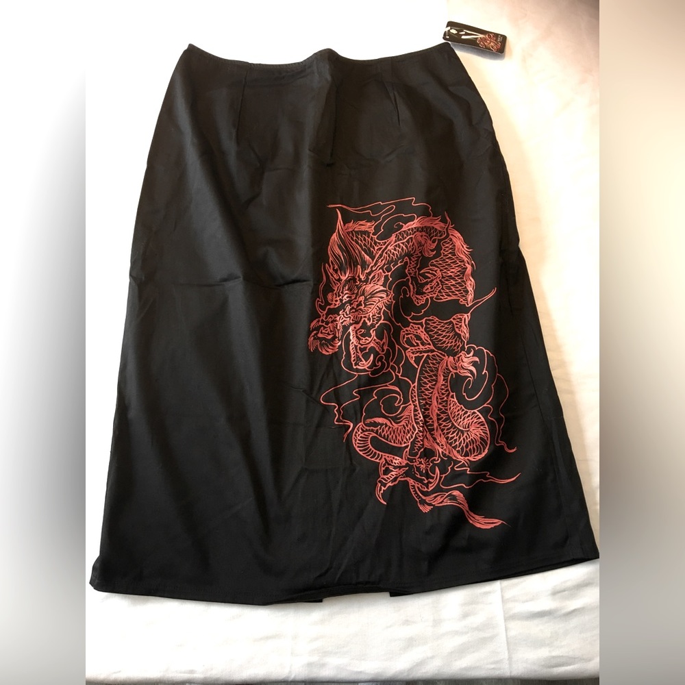 NWT Mode Merr dragon skirt szL